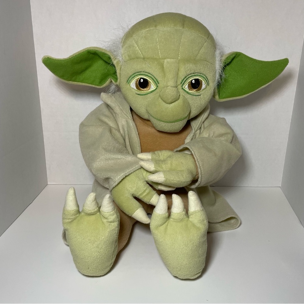 Star‎ Wars Disney Large Yoda plushie with robe